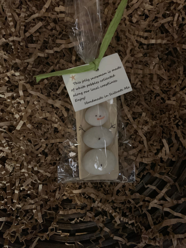 ED White Pebble Snowmen